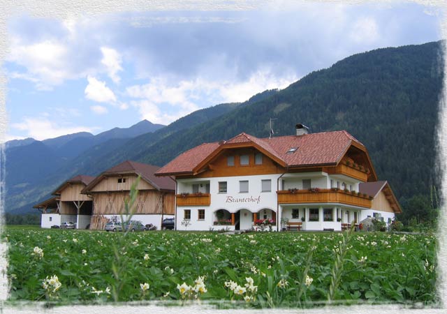 Branterhof - Apartments in Rasen Antholz - Farm Holidays in South Tyrol