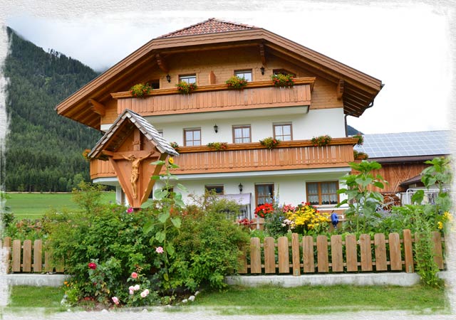 Branterhof - Apartments in Rasen Antholz - Farm Holidays in South Tyrol