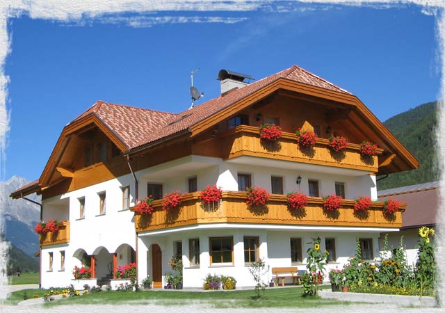 Branterhof - Apartments in Rasen Antholz - Farm Holidays in South Tyrol